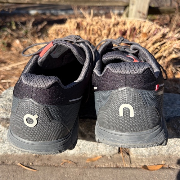 On Running Cloudventure Waterproof Trail shoe black 11.5 main image 6